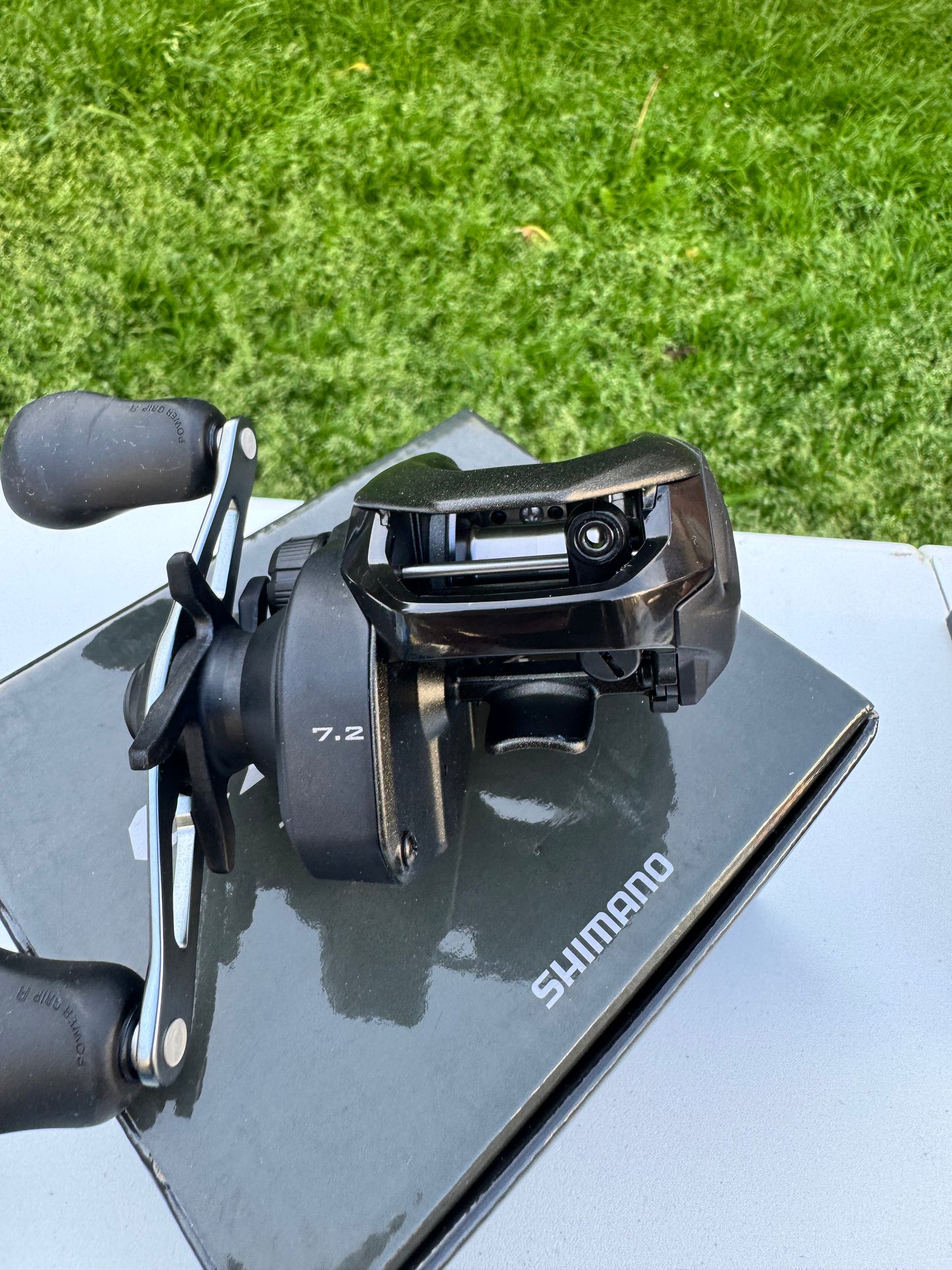Shimano CAIUS C — Tamaño 151HG — Manija izquierda