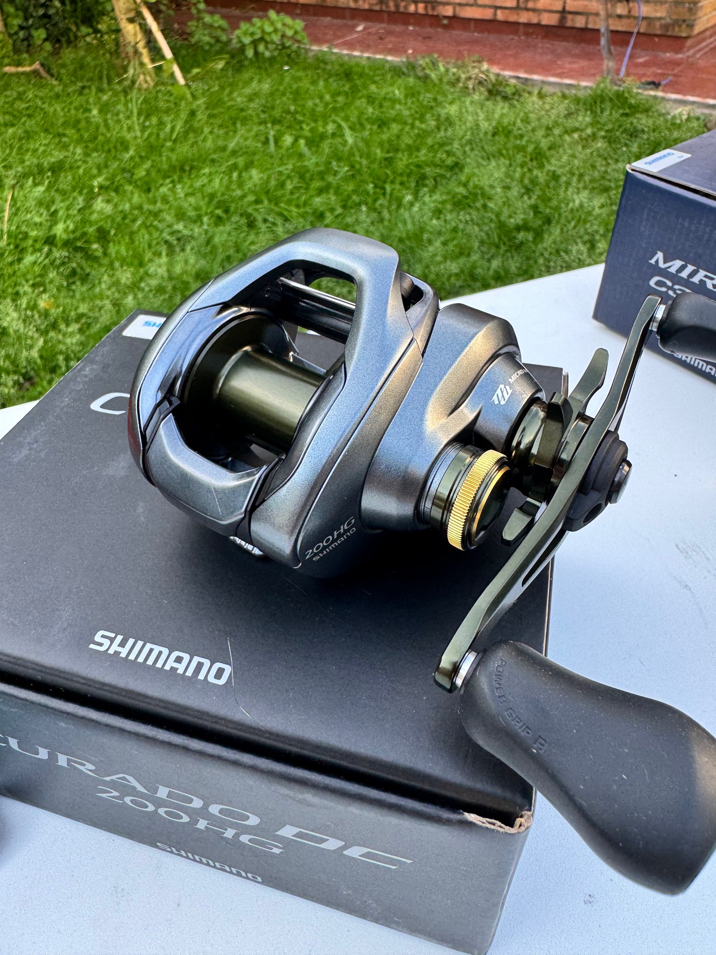 Shimano CURADO DC — Tamaño 200HG — Manija derecha — Sistema Control Digital