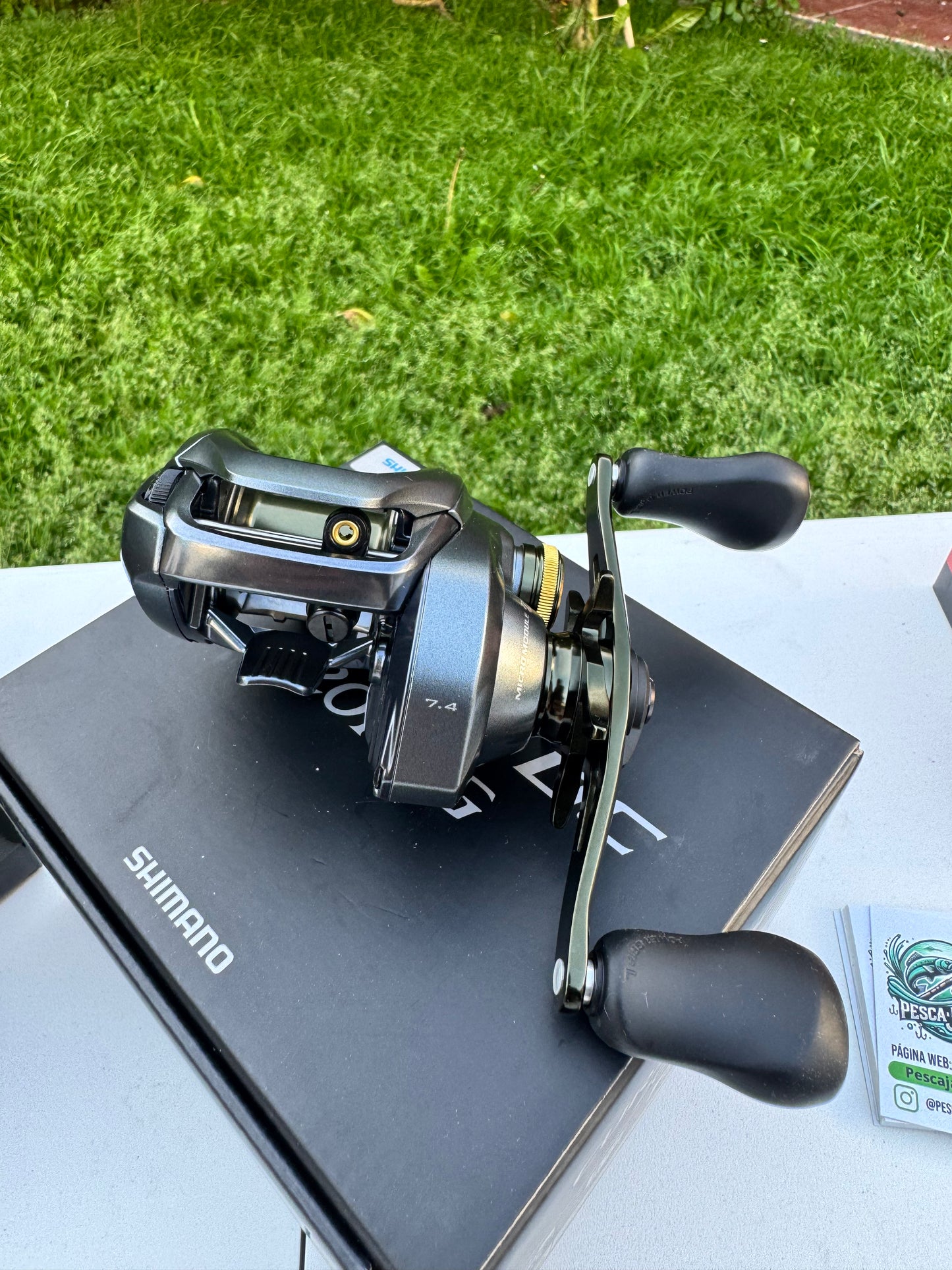 Shimano CURADO DC — Tamaño 201HG — Manija izquierda — Sistema control digital