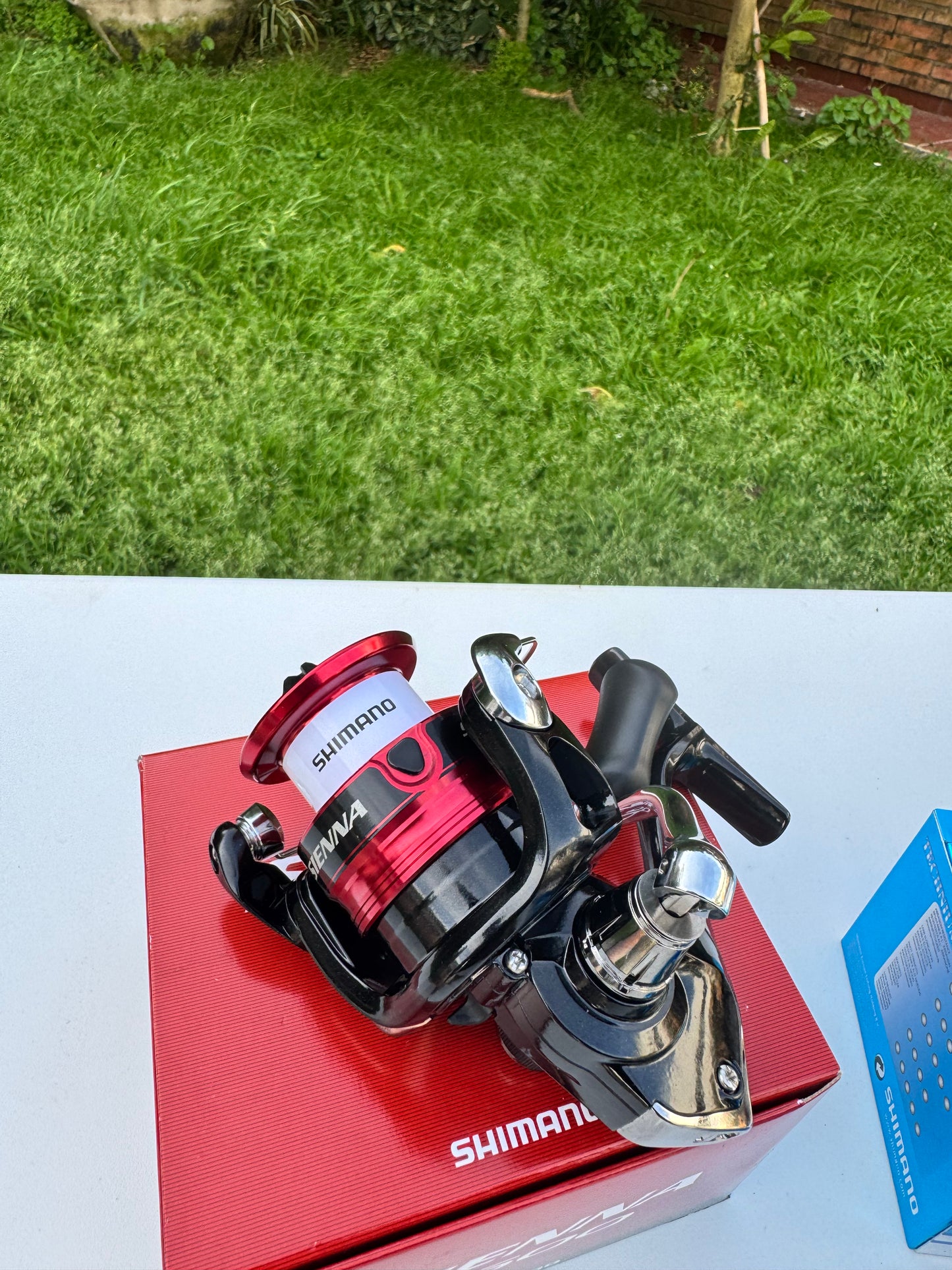 Shimano SIENNA FG — Tamaño 2500 — Reel Spinning